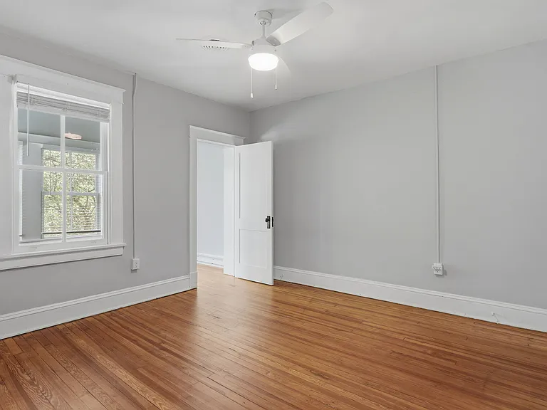 10 S Sheppard St — Photo 12