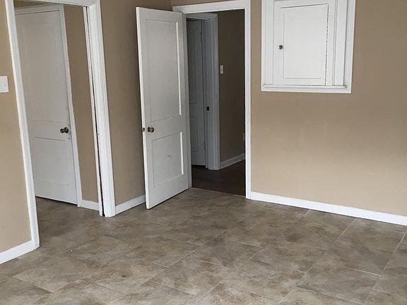5th image of 1190 Hilltop Dr