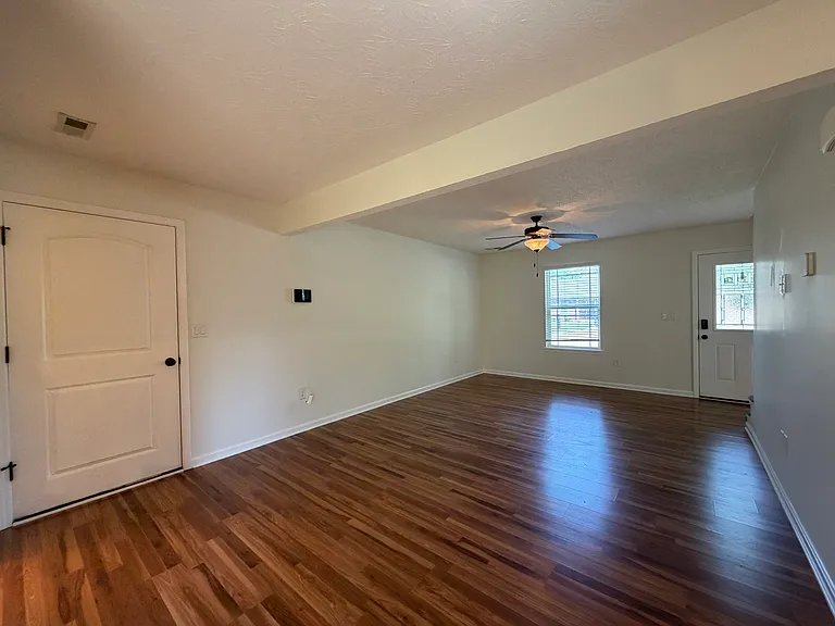 8214 Rachel Ln — Photo 7