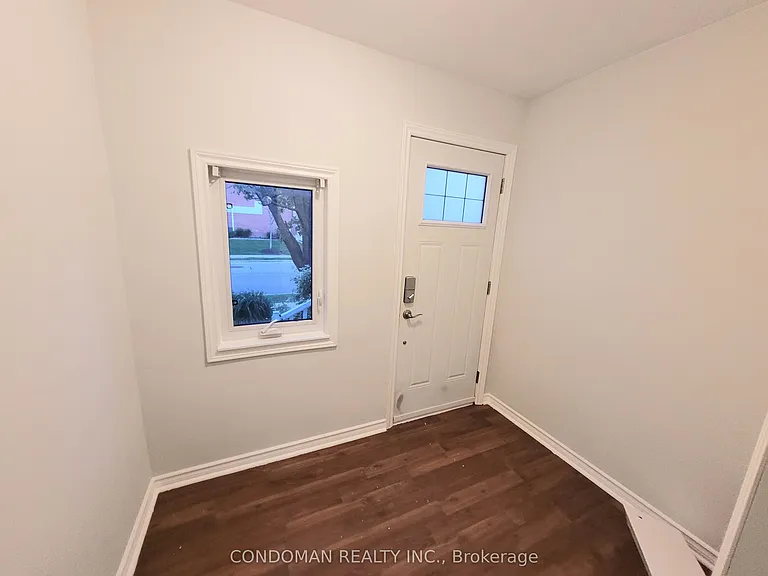 22 Fairfield Ave — Photo 3
