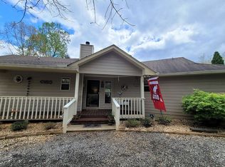 5712 Primrose Ln, Young Harris, GA 30582