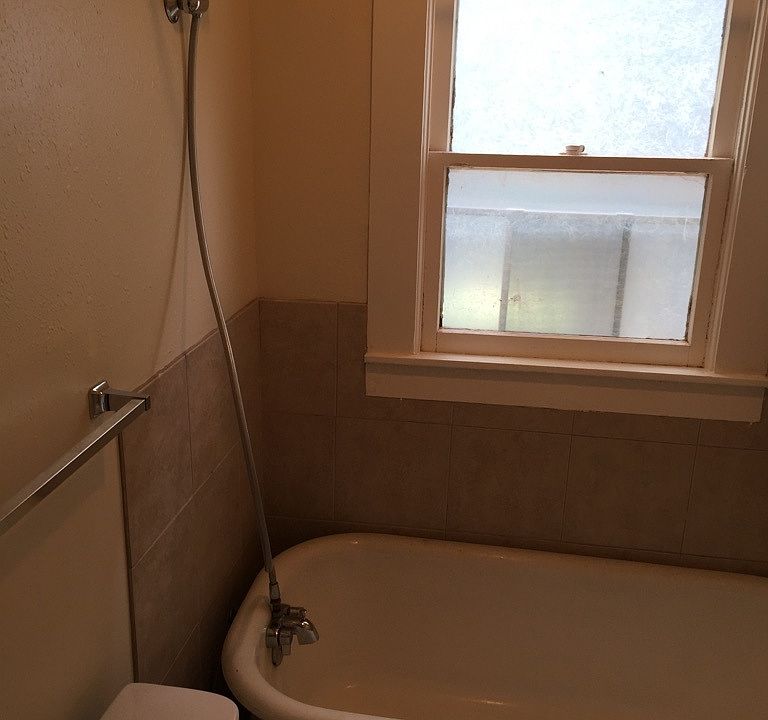 Claw Tub