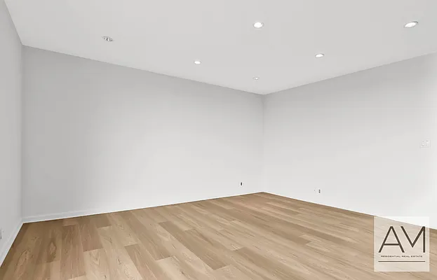 Sold by AM Residential | media 6