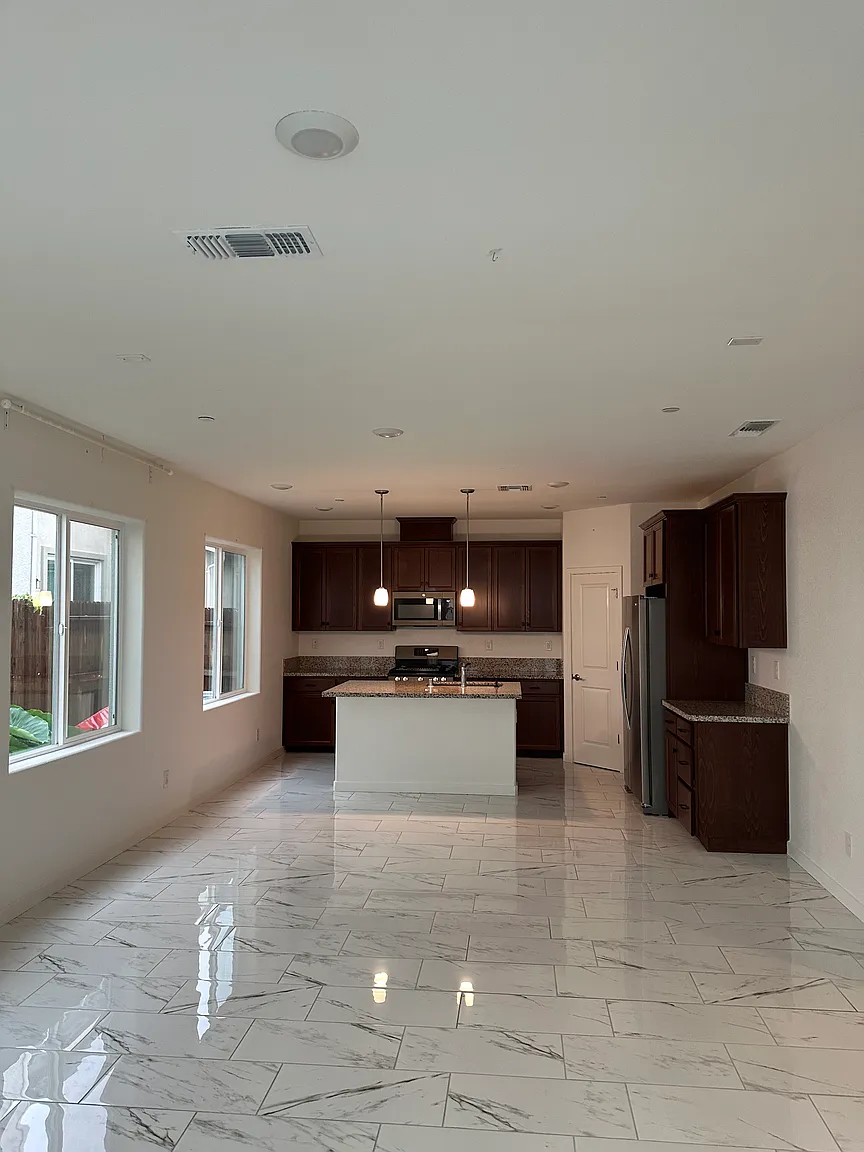 1649 Pagoda Ln photo 1