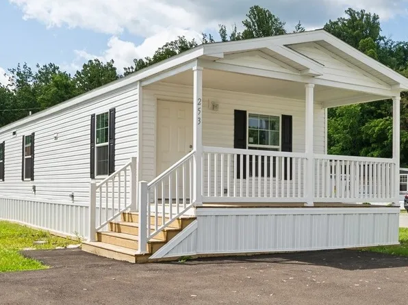 253 Colleen Ln, Jeannette, PA 15644