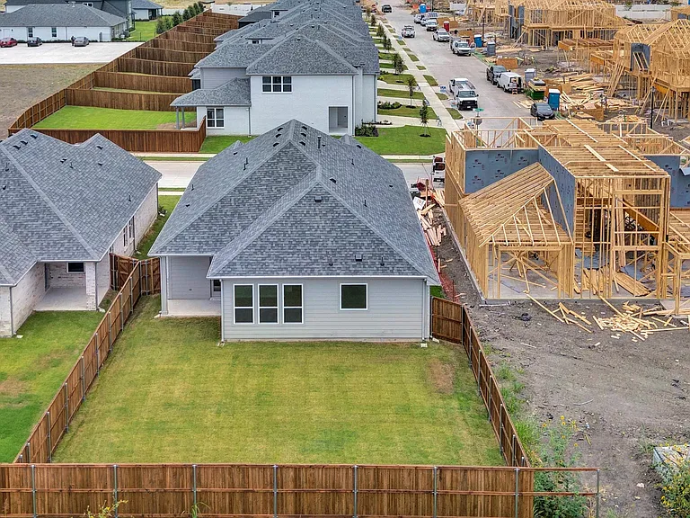 603 Parrino Pkwy — Photo 37