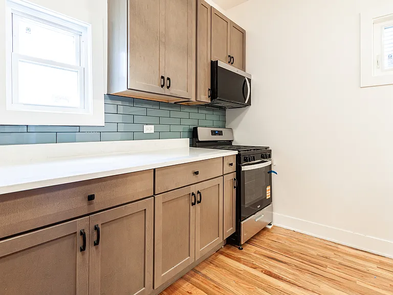 1742 N California Ave #1R — Photo 12