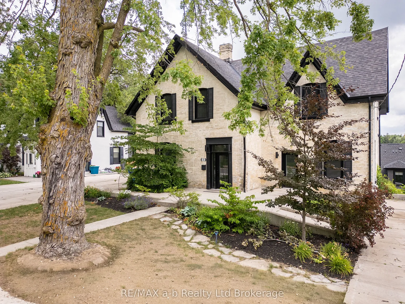 5 bed, $1,000 — Photo 1