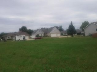 6949 Foxwood Dr, Schererville, IN 46375