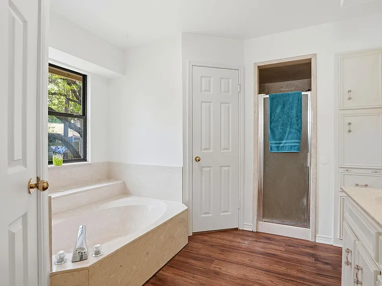 306 Woodstone Dr — Photo 36