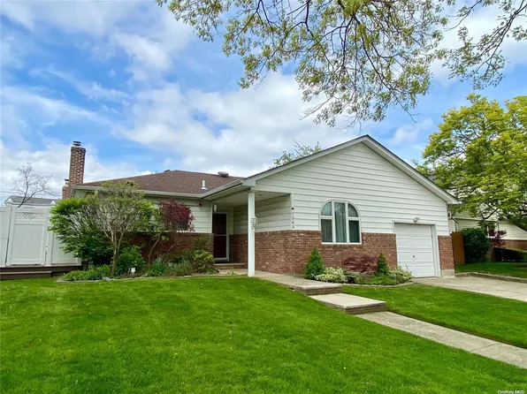 1560 Kew Avenue, Hewlett, NY 11557