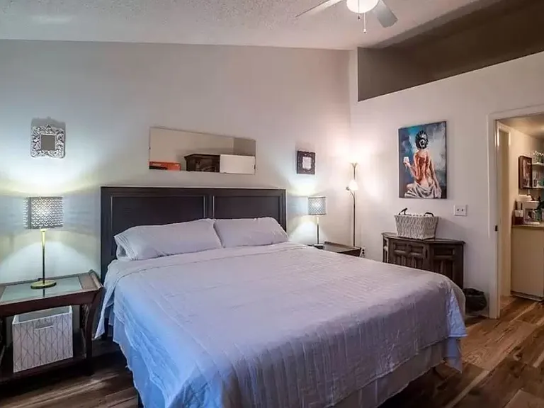 20857 Haulover Cv #4 — Photo 9