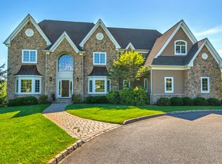 1 Trout Brook Ct, Chester, NJ 07930