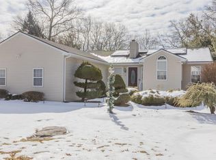 1 Cara Dr, Lincoln, RI 02865