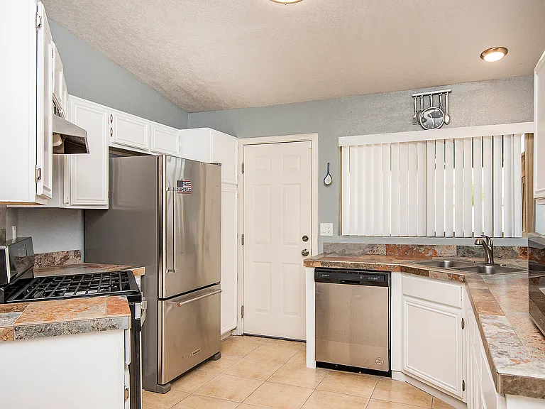 5900 S Torrence Dr — Photo 13