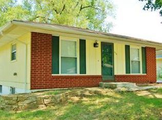 250 Fairlane St, Lansing, KS 66043