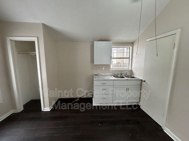 1st image of 340 8th St APT 3