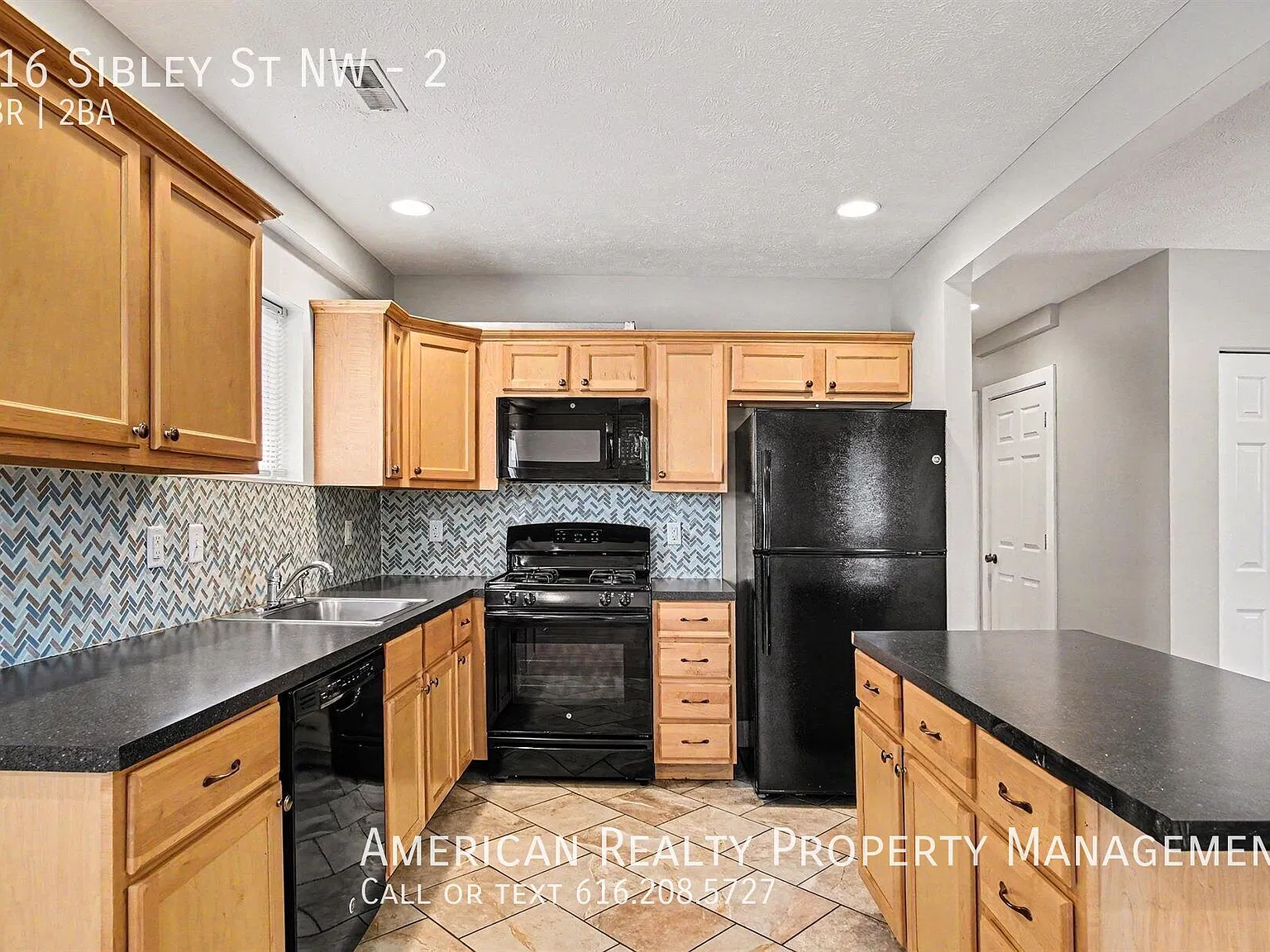 4 bed, 1200 sqft, $2,500 — Photo 3