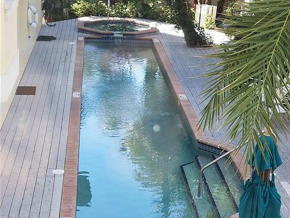 4th image of 316 Bay Dr S #6