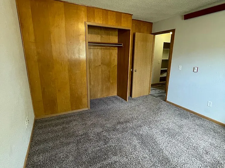 927 Blaine Ave — Photo 9