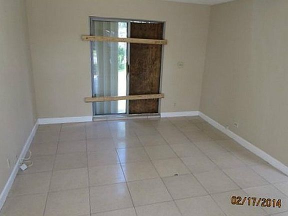 2nd image of 1089 NE 158th St