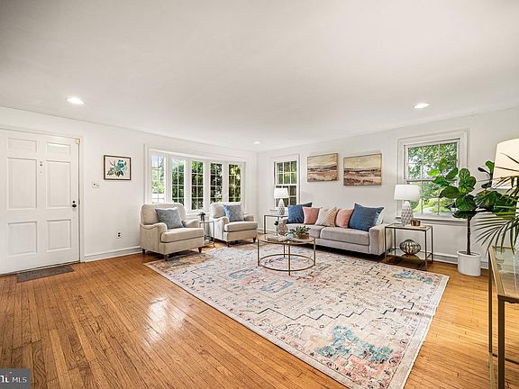 4th image of 111 Michaels Ln