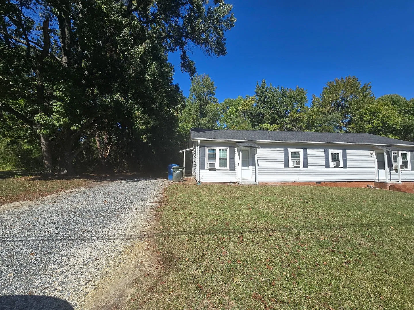 406 Lake Dr — Photo 1