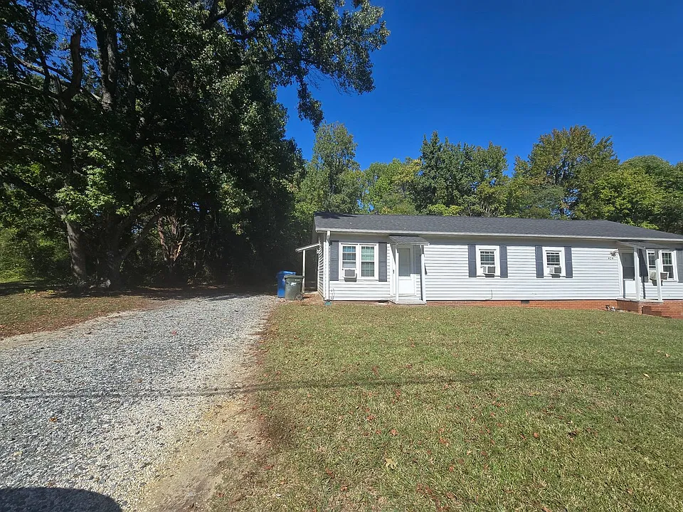 406 Lake Dr