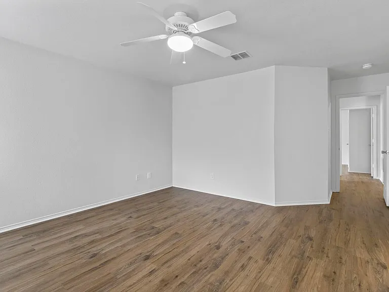 2205 Lookout Ln — Photo 26