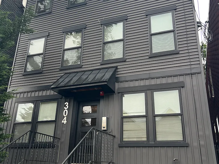 304 Ege Ave #2 — Photo 2