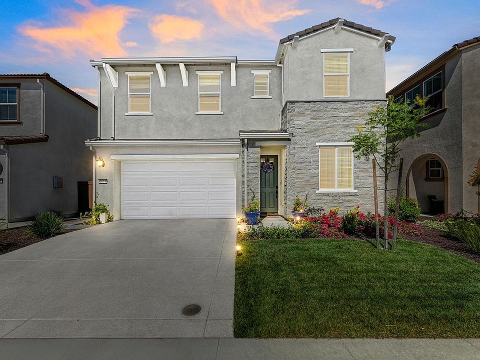 1st image of 2057 Lake Range Way