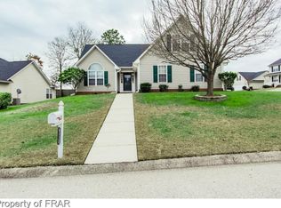 527 Sunpointe Dr, Hope Mills, NC 28348