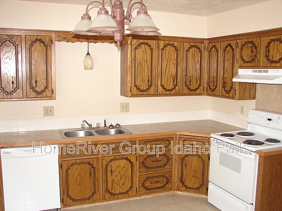 3rd image of 1443 Elizabeth Cir APT 2