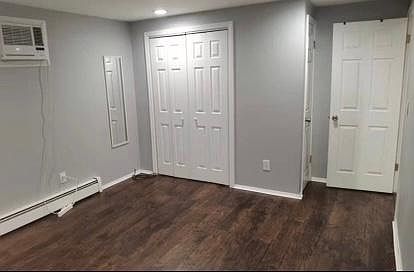 3rd image of 2179 Roosevelt Ave