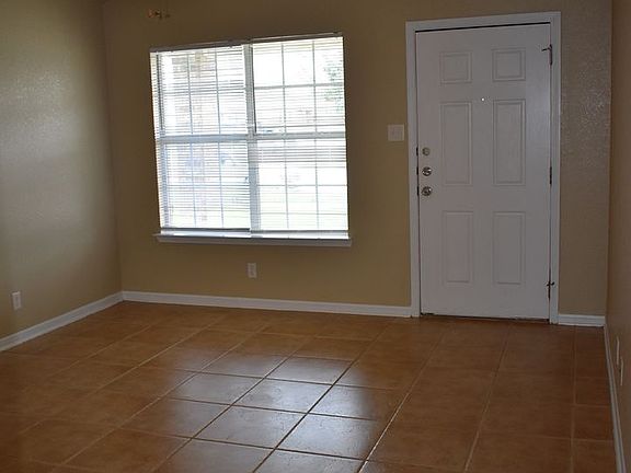 3rd image of 1600 Nicholas Cir #7797280EE