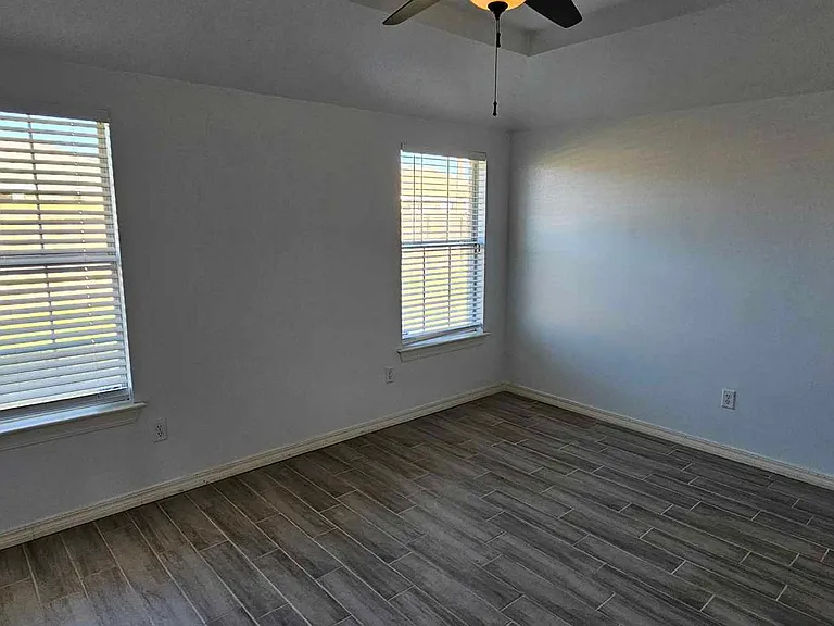 1912 Franklin Dr — Photo 12