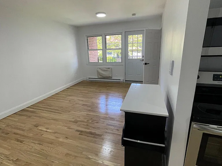 30 Archer Ave #3A — Photo 2