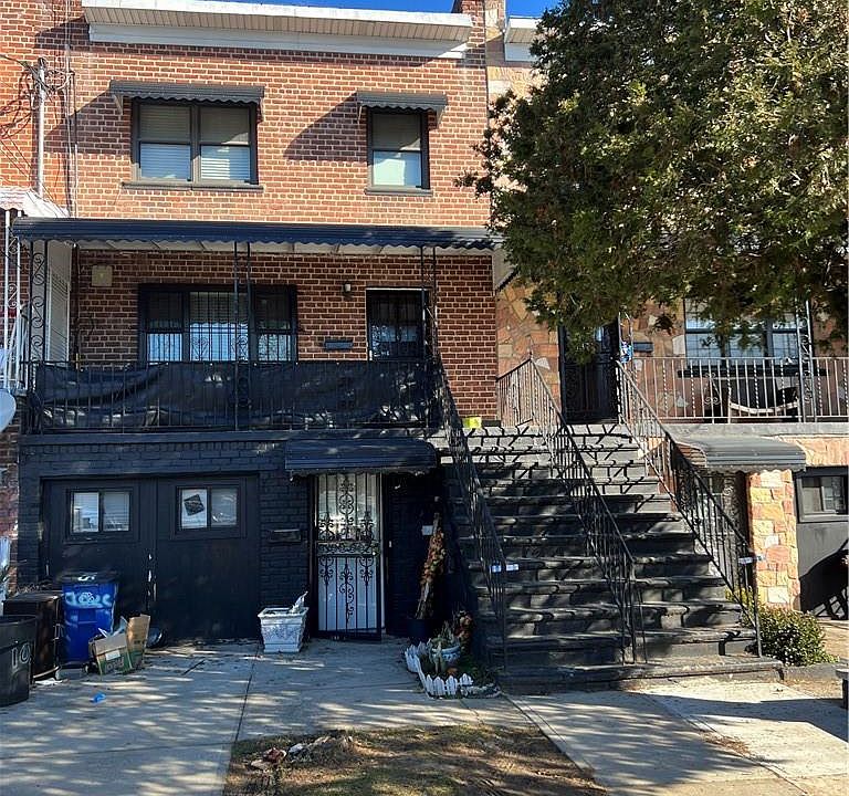 1st image of 1025 E 222nd Street