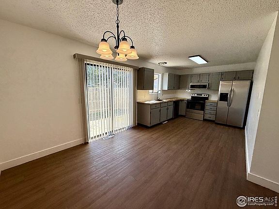 4th image of 2122 Wedgewood Dr