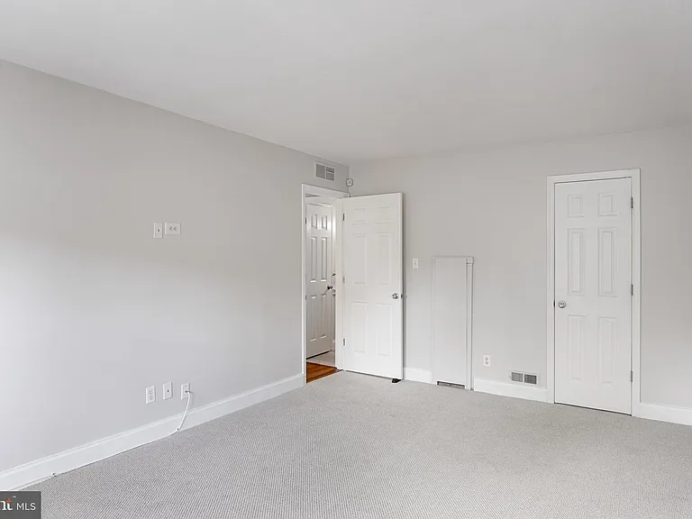 380 Delancey Pl #A — Photo 19