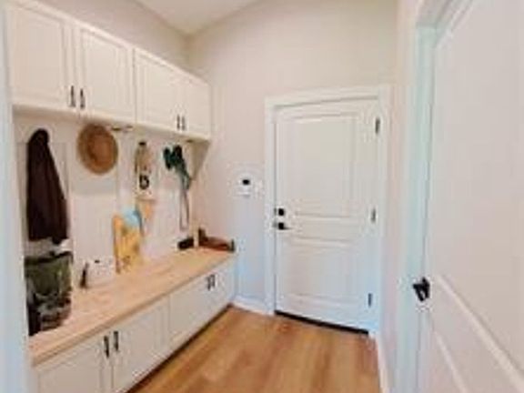3rd image of 2105 Aleppo Ct