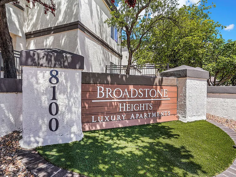 Broadstone Heights — Photo 6