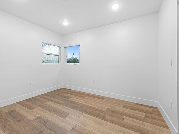 4th image of 608 Hill St #1