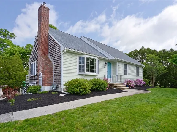 3 Fresh Water Rd, Harwich, MA 02645