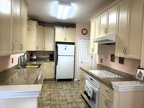 4th image of 45805 Heather Ridge Dr