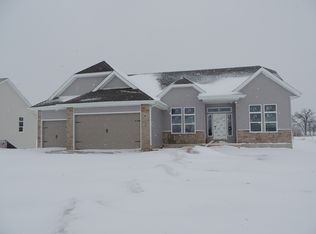 427 Hughes Pkwy, Poplar Grove, IL 61065