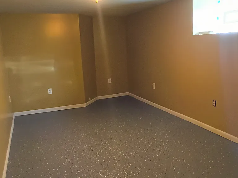 702 S Monroe St — Photo 29