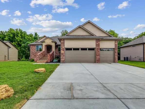 435 E River Birch Cir, Haysville, KS 67060