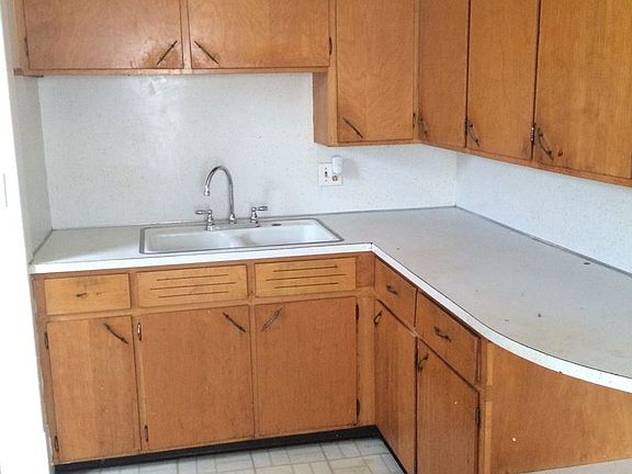 2nd image of 567 W Lake Ave APT 6