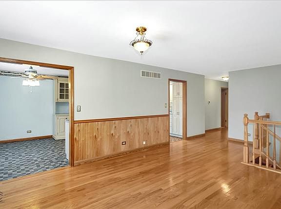 3rd image of 737 Claremont Dr